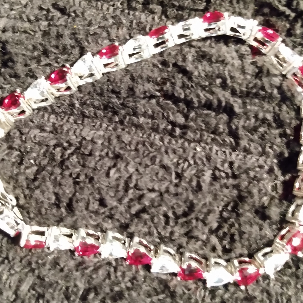Tennis bracelet
